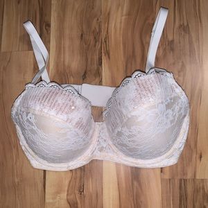 White Victoria’s Secret Bra